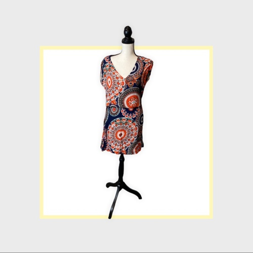 💜💜 Beautifully Designed Sleeveless Dress by Clementina Size L